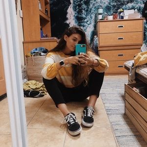 Meet your Posher, Charli